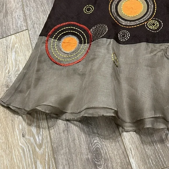 🛍️100% Linen and Silk trim Skirt with embroidered excellent condition. - Picture 7 of 8
